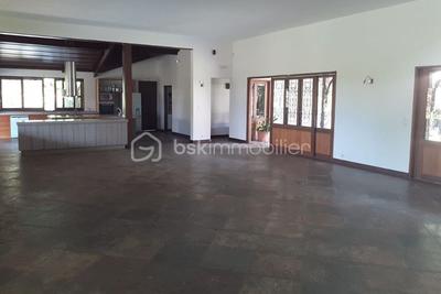 Villa - 460 m² - 7 pièces