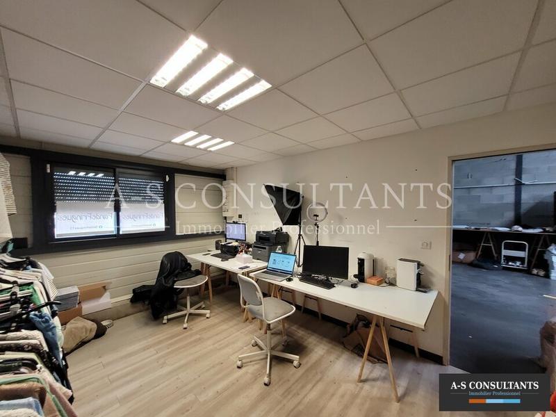 Local d'activité / Entrepôt - 150 m²