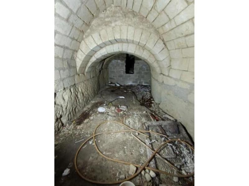 Local commercial - 1 478 m² - 40 pièces