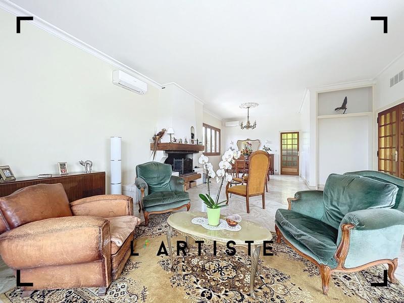 Maison - 209 m² - 6 pièces