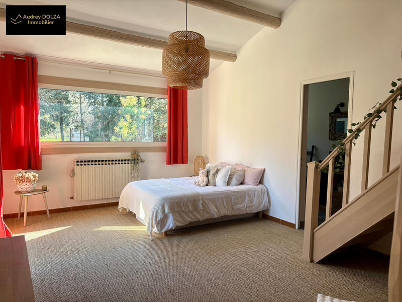 Propriété - 390 m² - 10 pièces