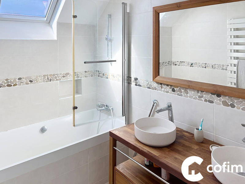 Villa - 165 m² - 6 pièces