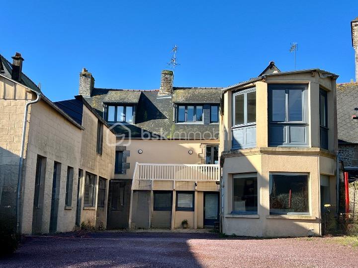 Maison - 274 m² - 10 pièces