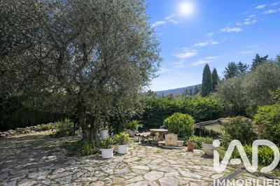 Maison - 236 m² - 6 pièces