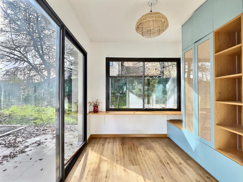 Maison - 203 m² - 7 pièces