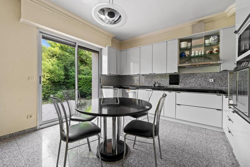 Villa - 286 m² - 8 pièces