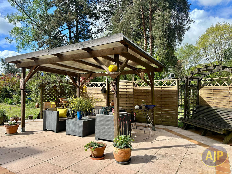 Maison - 180 m² - 8 pièces