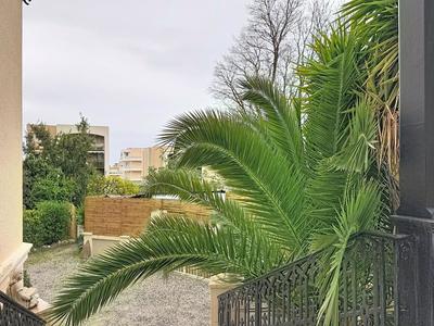 Appartement - 100 m² - 2 pièces