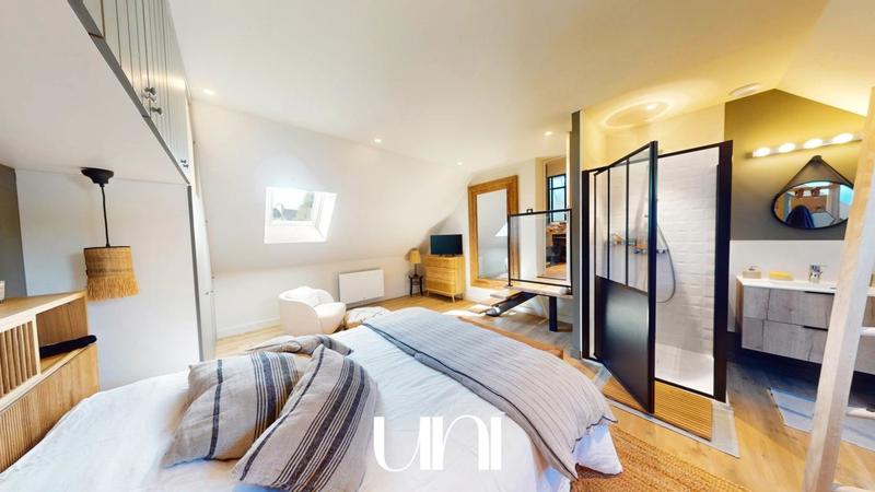 Maison - 270 m² - 7 pièces