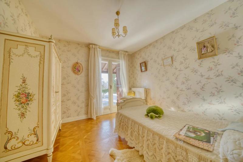 Propriété - 600 m² - 11 pièces