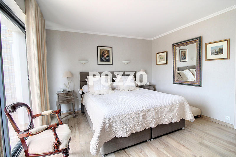 Maison - 286 m² - 7 pièces