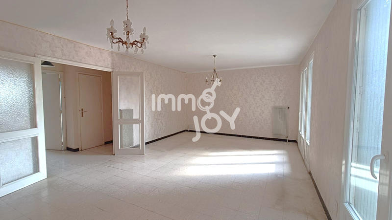 Appartement - 85 m² - 5 pièces