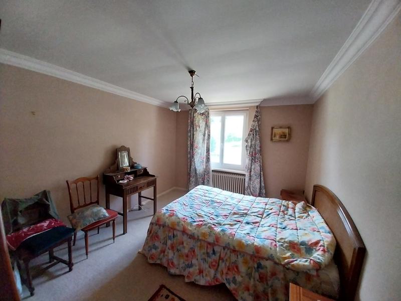 Maison traditionnelle - 197 m² - 9 pièces