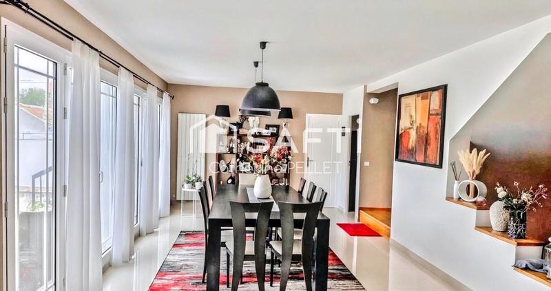 Maison - 246 m² - 11 pièces