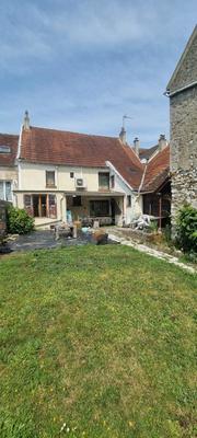 Maison - 110 m² - 8 pièces