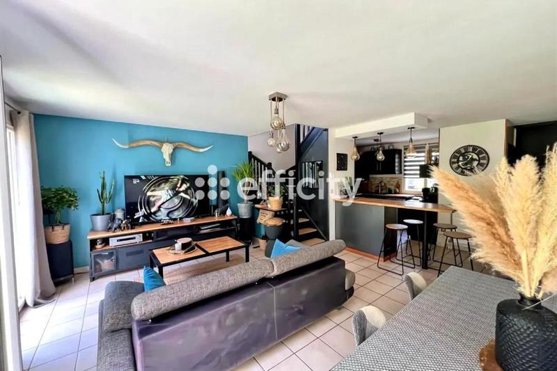 Maison - 95 m² - 5 pièces