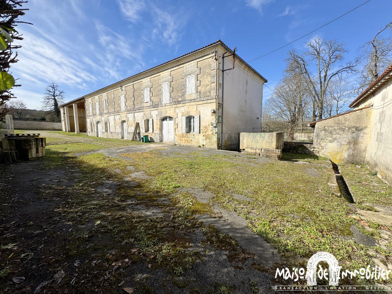 Maison - 527 m² - 12 pièces