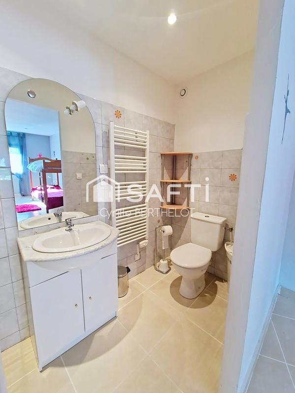 Maison - 219 m² - 9 pièces