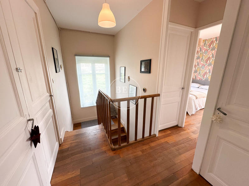 Maison - 121 m² - 6 pièces