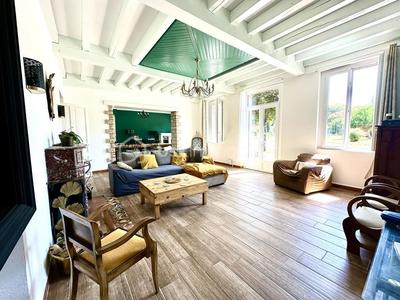 Demeure - 257 m² - 9 pièces