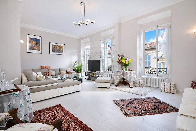 Appartement - 93 m² - 4 pièces