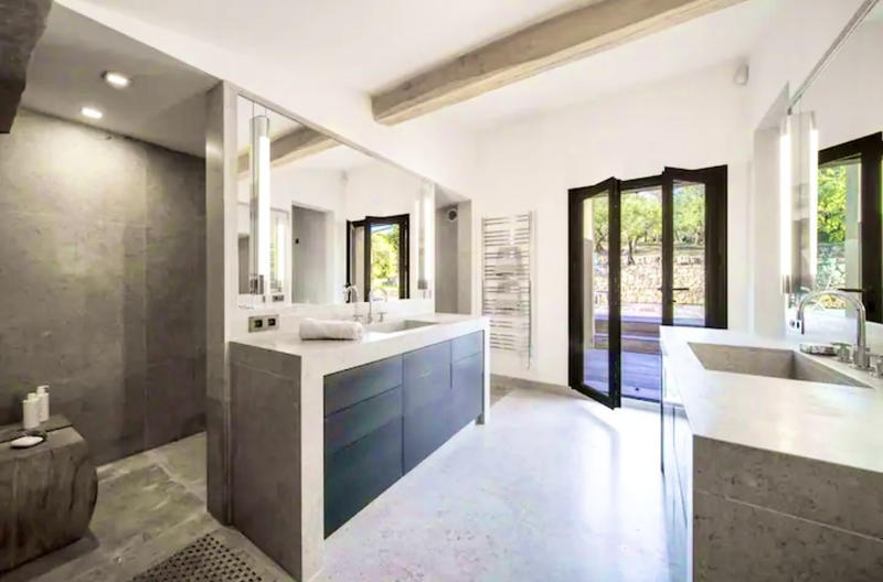 Villa - 360 m² - 6 pièces