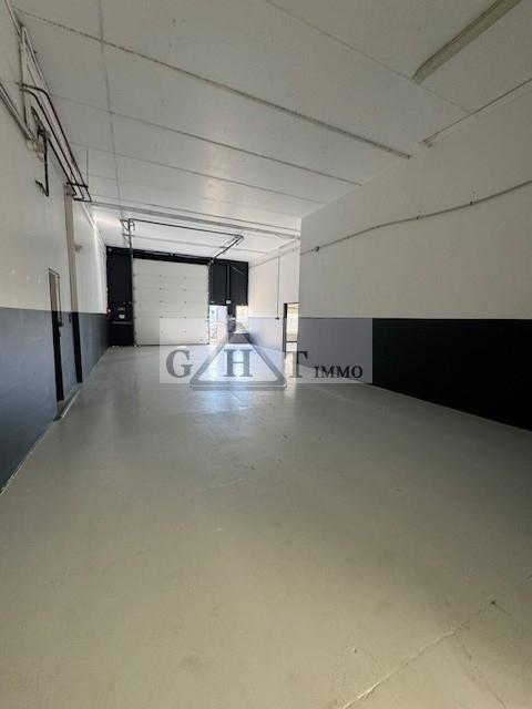 Entrepôt - 1 724 m²