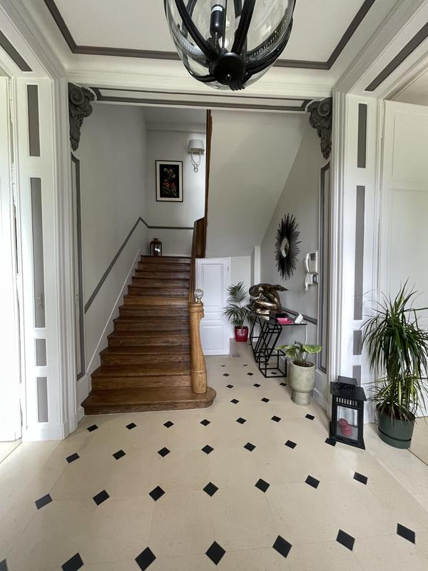 Maison - 279 m² - 10 pièces