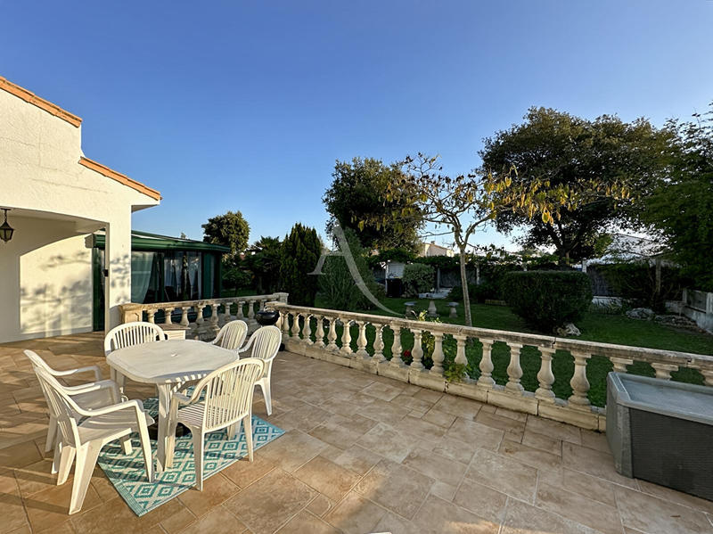 Maison - 223 m² - 7 pièces