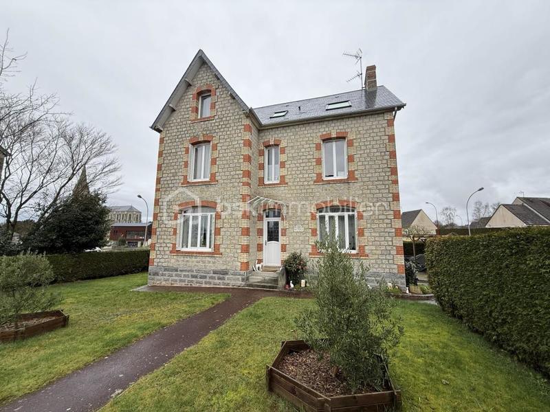 Maison en pierre - 195 m² - 11 pièces