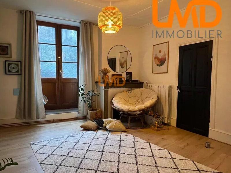 Maison - 180 m² - 9 pièces