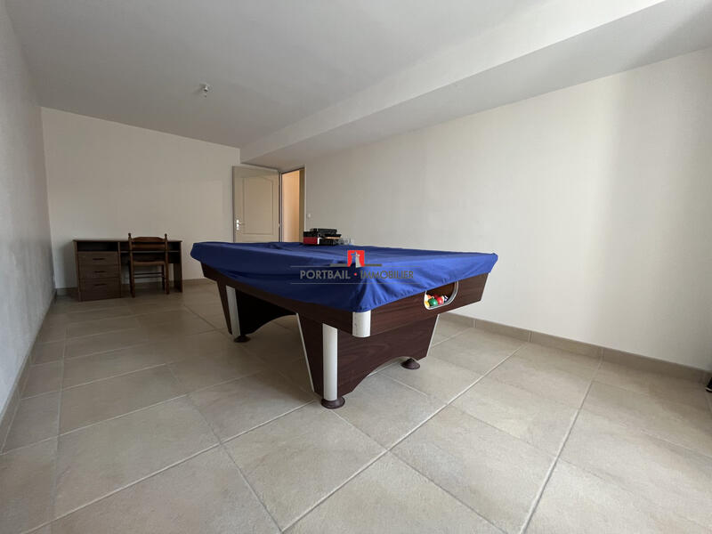 Maison - 206 m² - 6 pièces