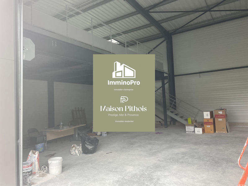 Local d'activités - 181 m²