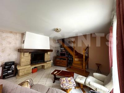 Maison - 233 m² - 9 pièces