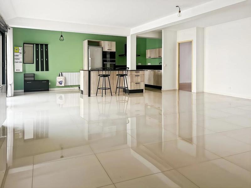 Appartement - 100 m² - 4 pièces