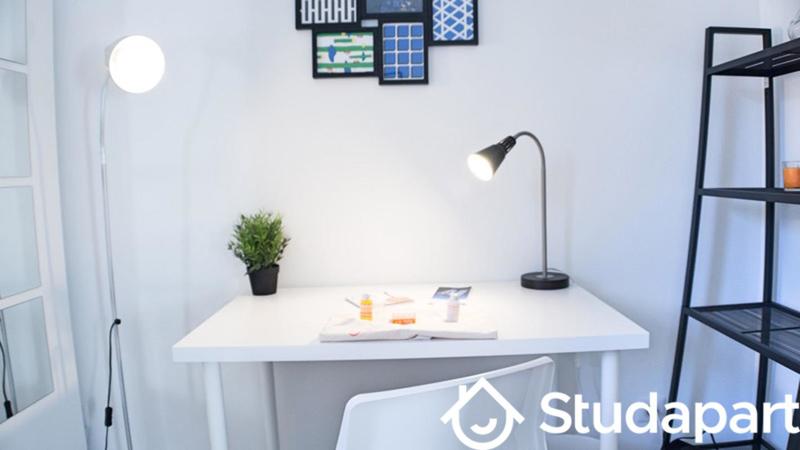 Chambre - 11 m² - 1 pièce