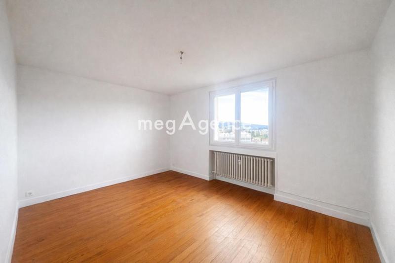 Appartement - 82 m² - 3 pièces