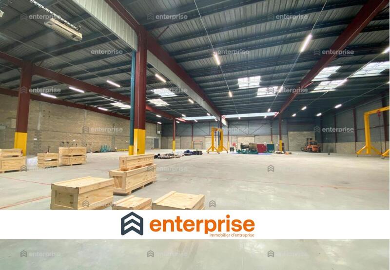 Entrepôt - 2 100 m²