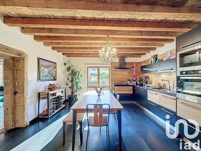 Maison - 221 m² - 10 pièces