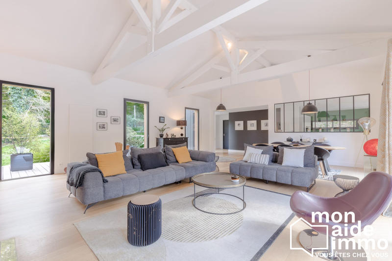 Maison contemporaine - 228 m² - 8 pièces