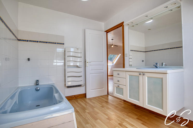 Maison - 146 m² - 5 pièces