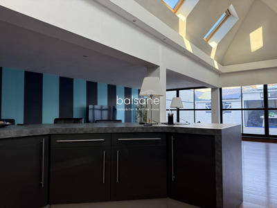 Loft - 242 m² - 6 pièces