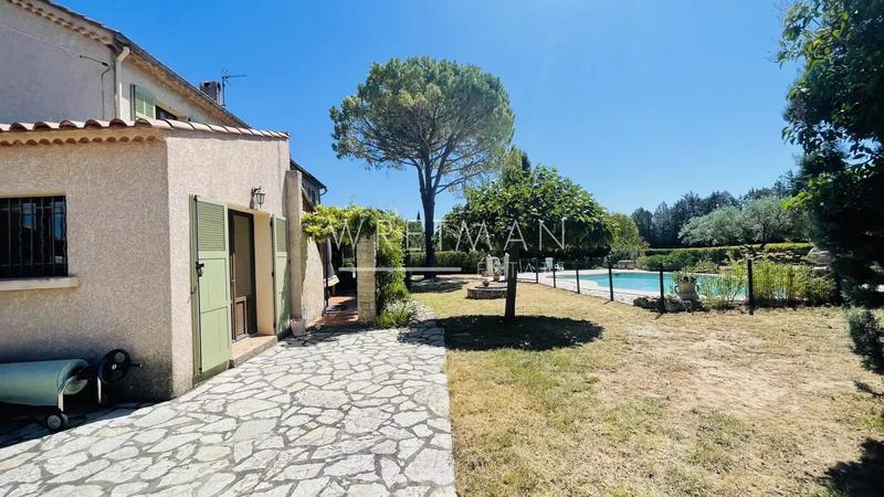 Villa - 238 m² - 8 pièces