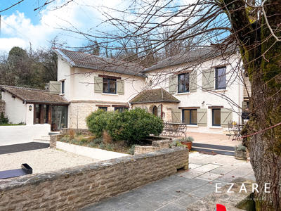 Maison - 384 m² - 10 pièces