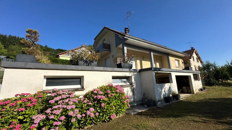 Maison - 152 m² - 8 pièces