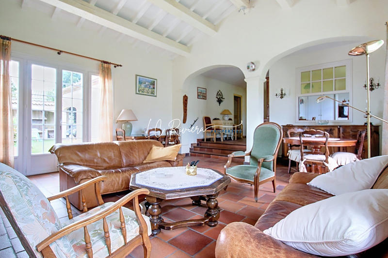 Villa - 259 m² - 10 pièces