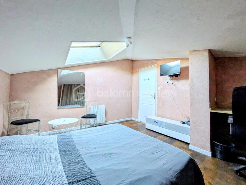 Maison - 196 m² - 8 pièces