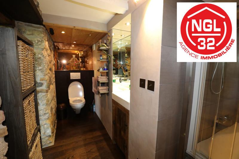 Maison - 250 m² - 10 pièces