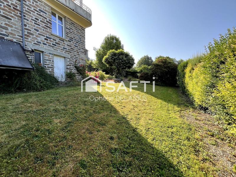 Maison - 300 m² - 9 pièces