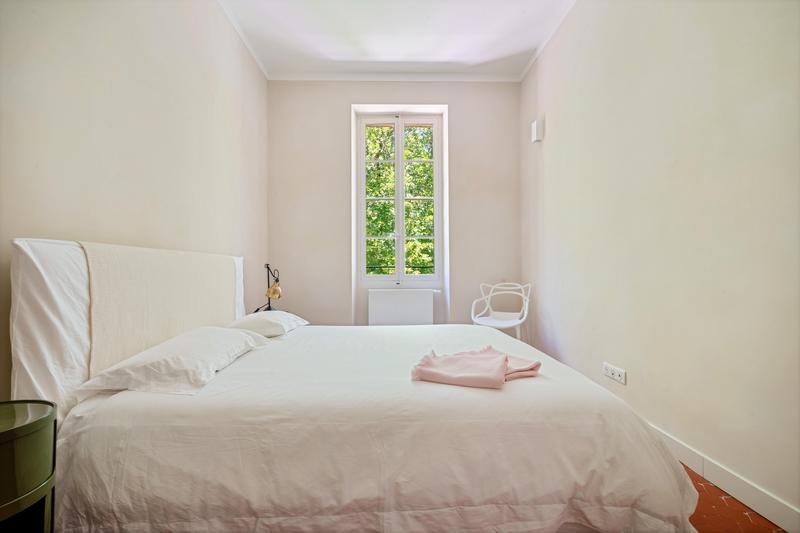 Maison - 330 m² - 8 pièces